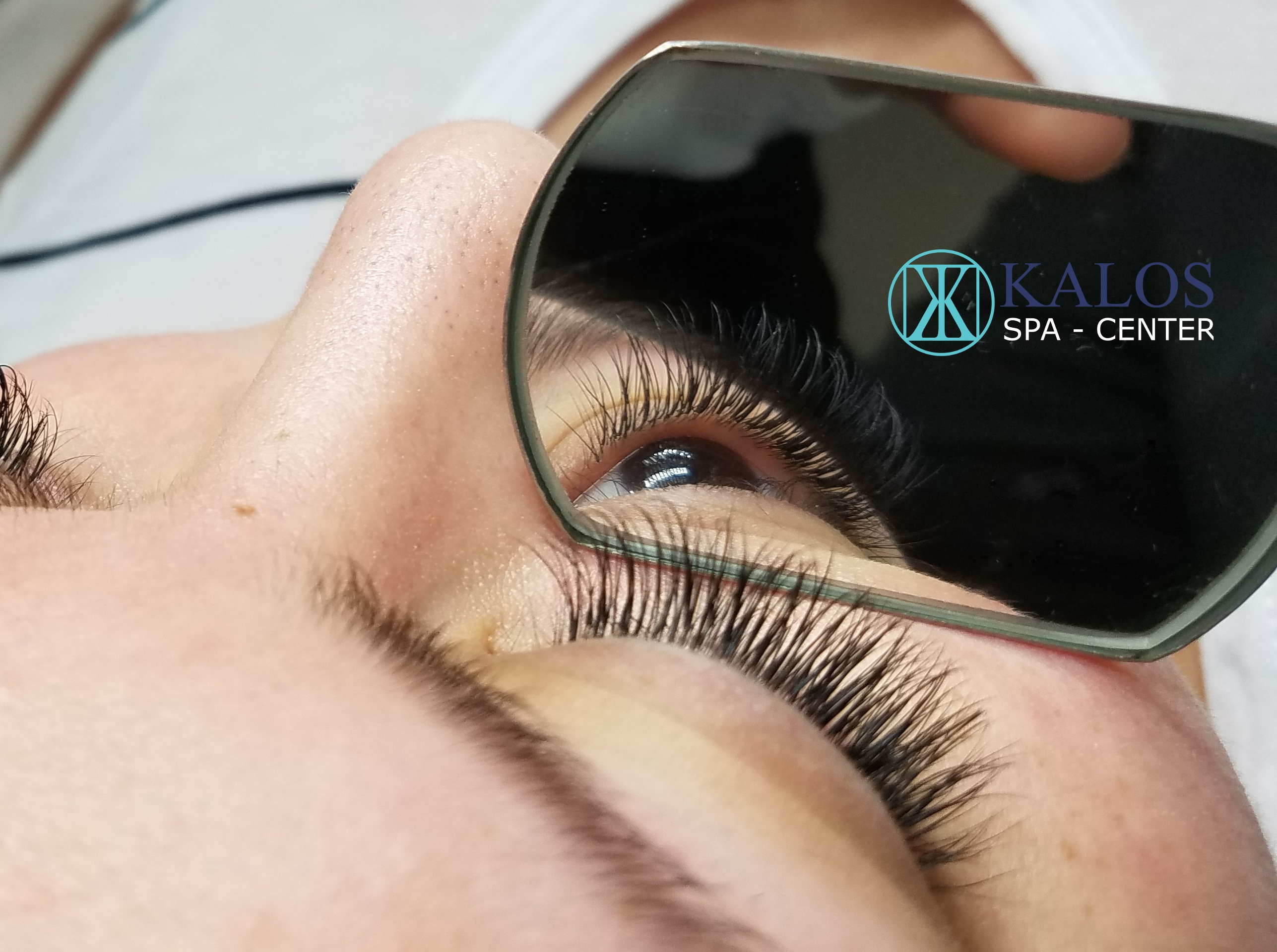 Image eyelash extensions in Miami